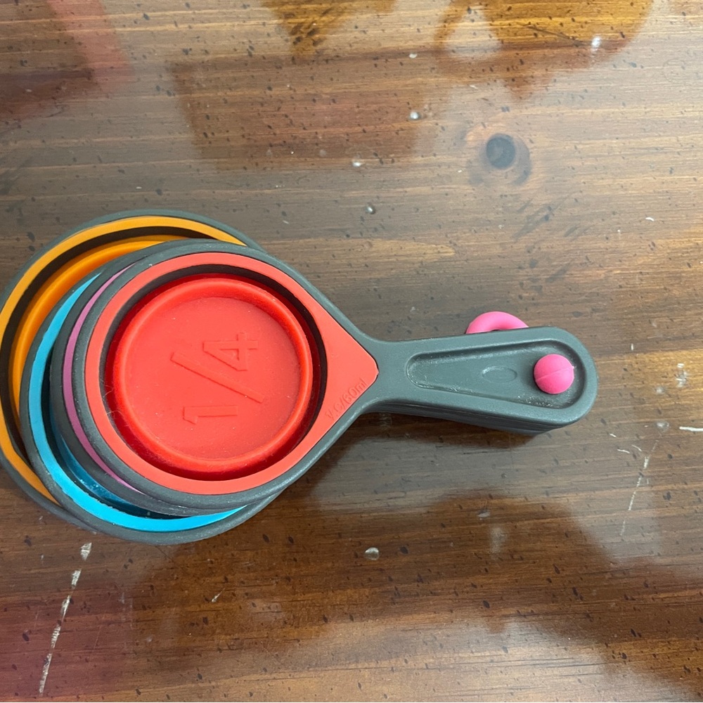 Vibrant Collapsible Measuring Cups Set - Picture 2 of 2